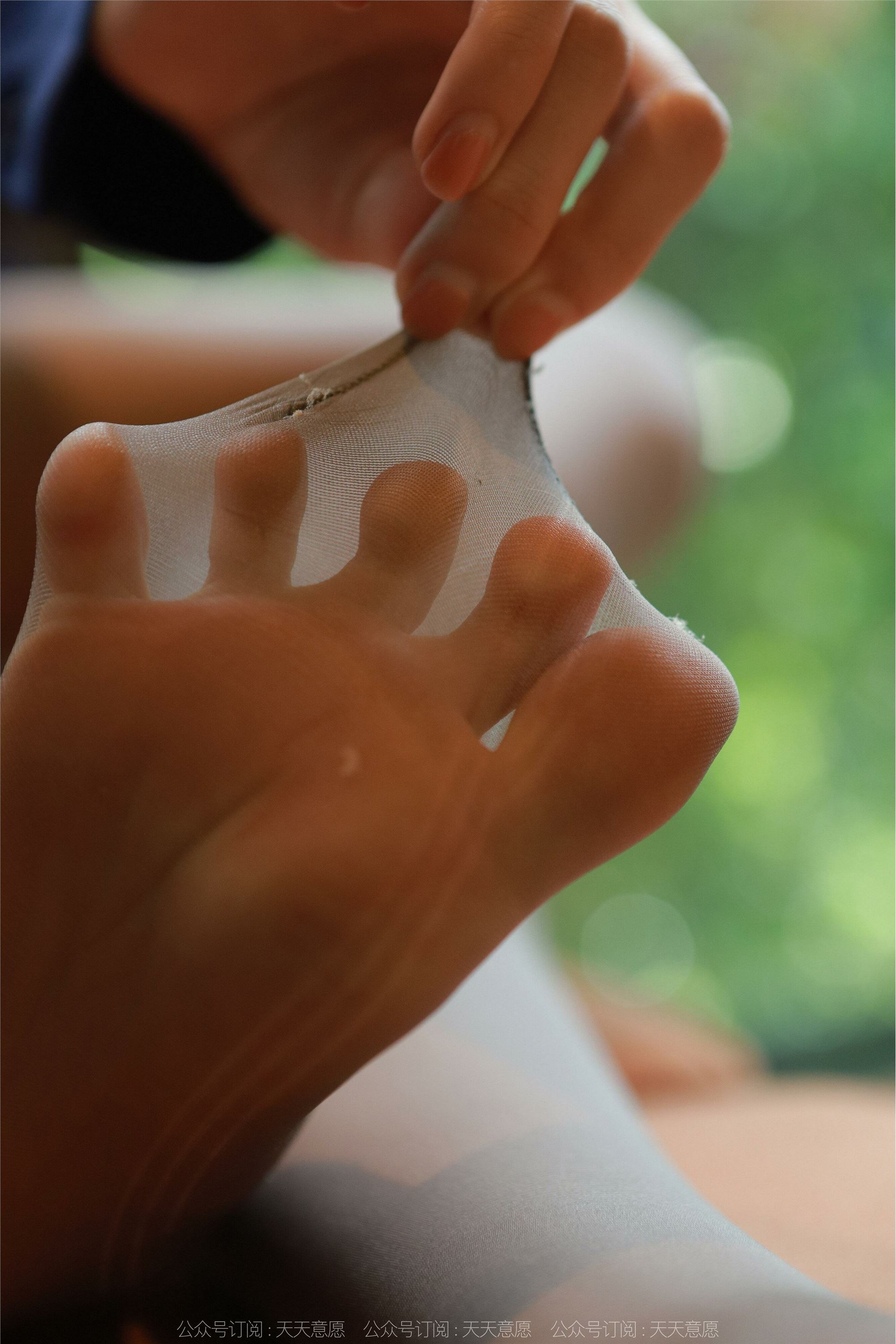 IESS异思趣向  2022.11.02 丝享家 1256 团团《长腿包臀裙》